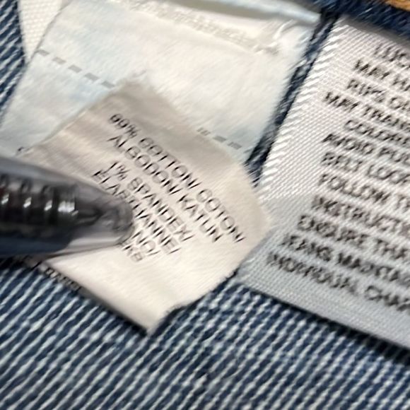 Lucky Brand Denim Patch Pocket Short Sz 8/29 Inseam 2.5" EUC - Picture 7 of 14